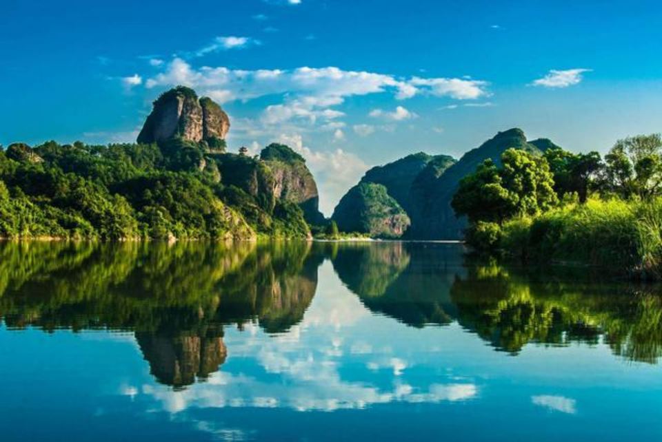 Longhu Mountain 龙虎山