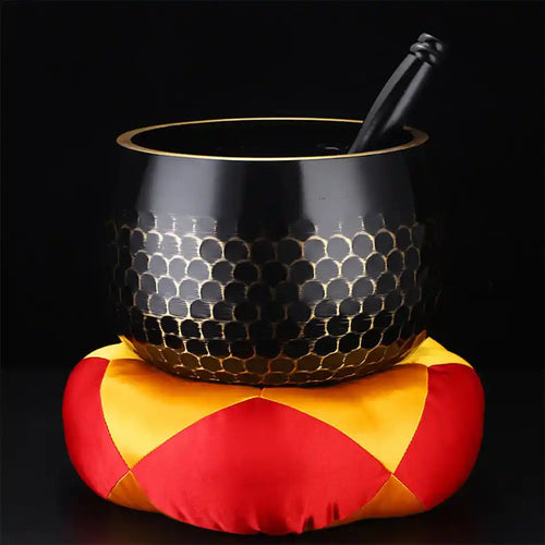 铜磬 Tong Qing — bronze bowl chime on Taoist altar, struck before celestial petitions