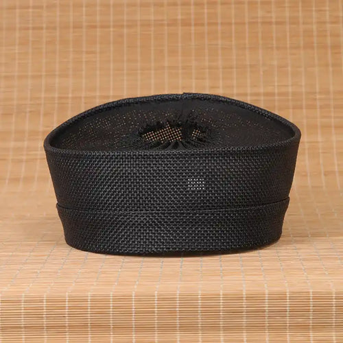 玄冠 Xuanguan — Taoist black ceremonial crown worn by Zhengyi rank priests