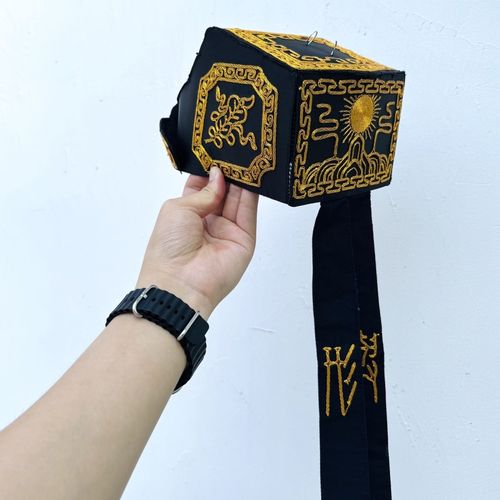 雷巾 Thunder Headcloth — Zhengyi Taoist talismanic headwear inscribed with thunder talisman patterns, worn during exorcism rituals
