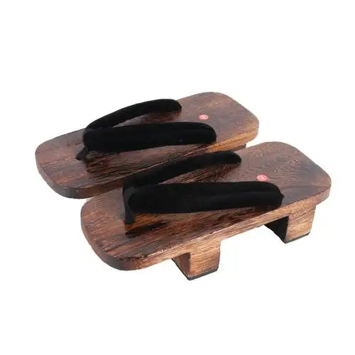 木屐 Wooden Clogs — traditional Taoist wooden-soled footwear worn in temple courtyards