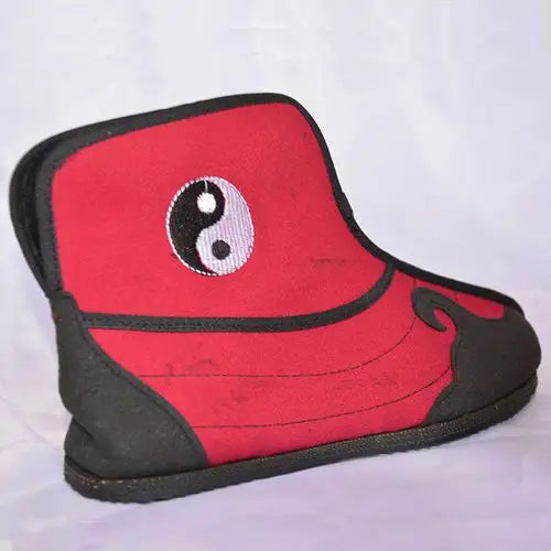 道靴 Dao Boots — Zhengyi Taoist high-top ceremonial boots worn during outdoor ritual ceremonies