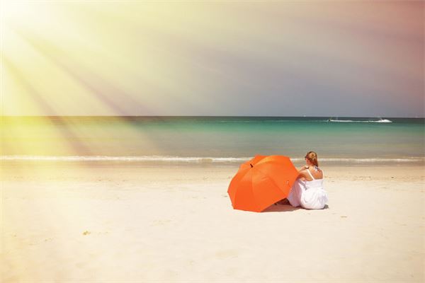 Broken Umbrella Dream Omen for Married Women