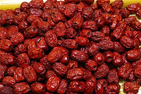 Dreaming of Red Dates - Auspicious Omen for Motherhood