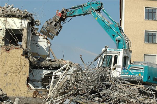 Dreaming of a Building Collapsing Before Your Eyes - Omen