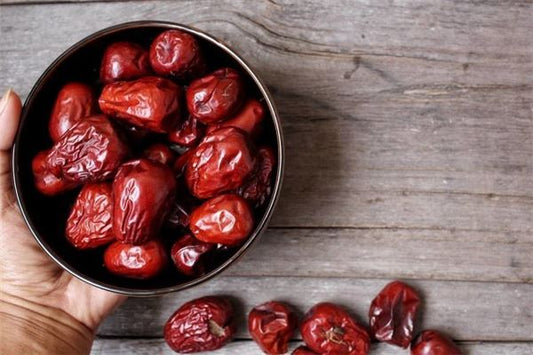 Married woman dreams of red dates — omen?