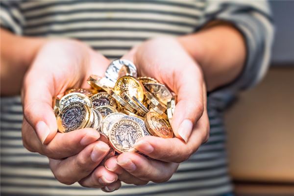 Omen - Woman Dreaming of Picking Up Many Coins