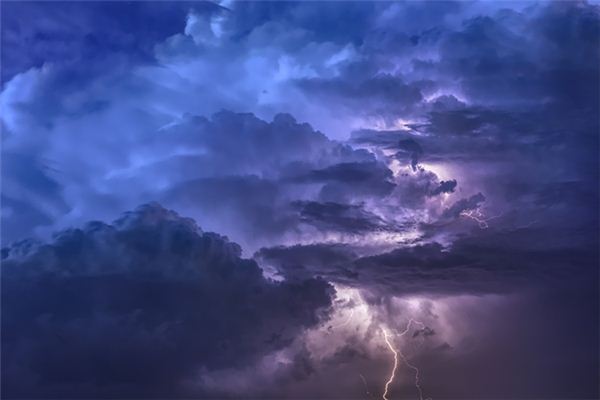 Omen - Woman Dreams the Sky Suddenly Goes Dark
