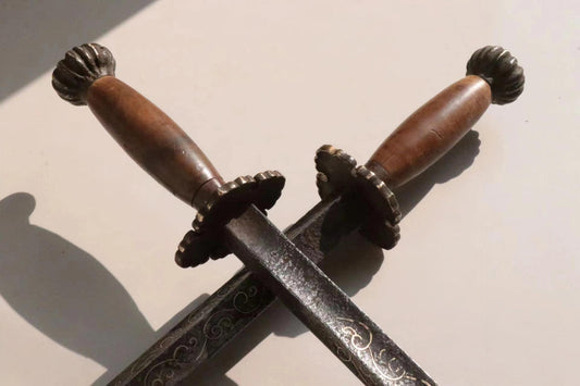 The Shuangjian (double maces) 双锏