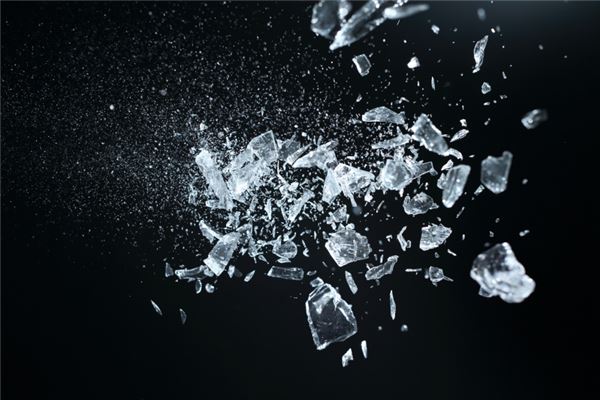 The Omen of Dreaming of Broken Glass