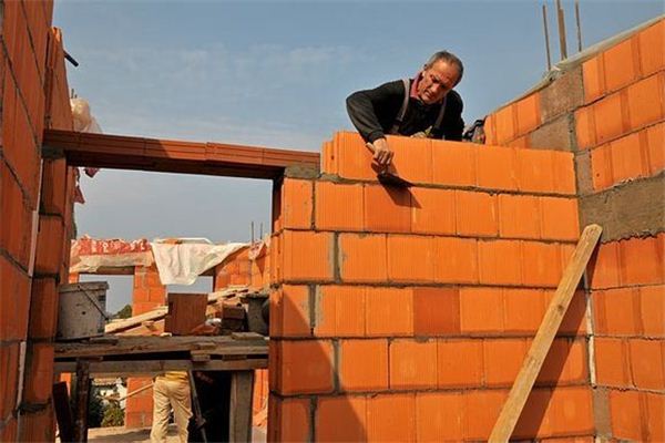 The Omen of Dreaming of Building a House