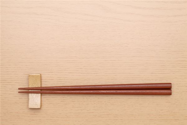 The Omen of Dreaming of Chopsticks