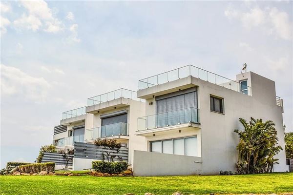 The Omen of Dreaming of Living in a Villa