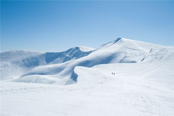 The Omen of Dreaming of Thick Snow - Wealth Luck