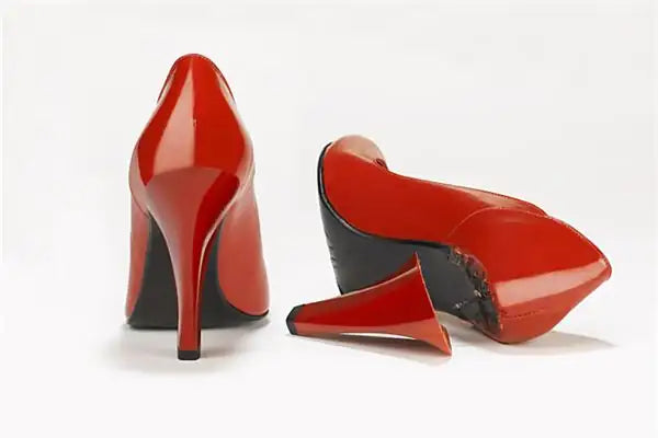 The Omen of Dreaming of a Broken Heel