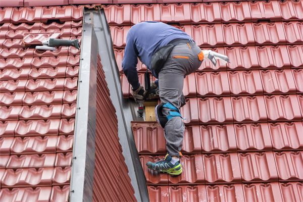 The Omen of Dreaming of a Damaged Roof