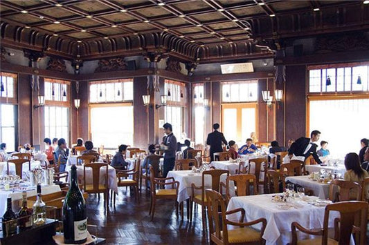 The Omen of Dreaming of a Restaurant