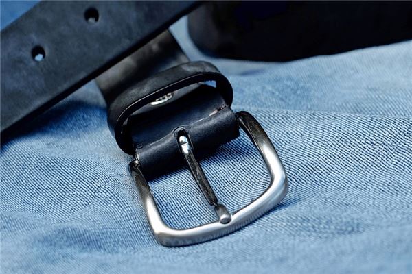 The Omen of a Married Woman Dreaming of a Belt