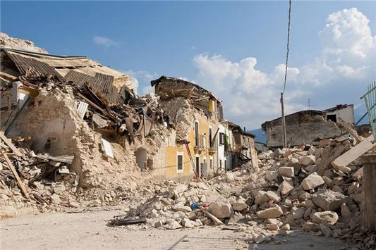 The Omen of a Woman Dreaming of Her House Collapsing