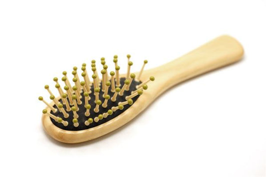 The Omen of a Woman Dreaming of Several Combs
