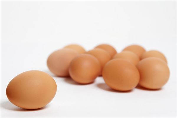 The Omen of a Woman Dreaming of a Pile of Eggs