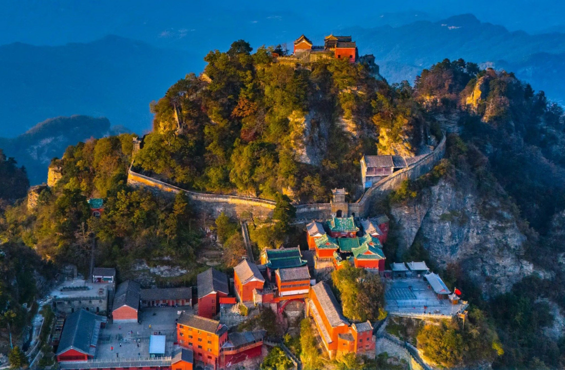 Jingai Mountain Zhejiang Taoist temple representing the Yunchao Sect Longmen tradition