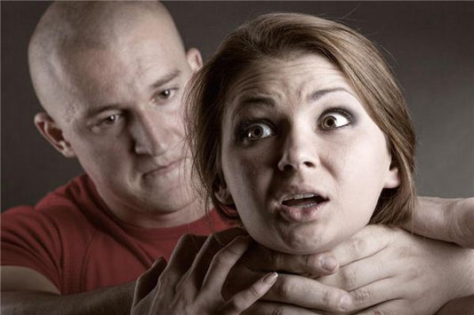 The omen of dreaming of choking someone's neck?