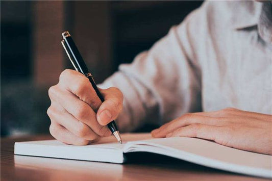 What the omen of dreaming of writing?