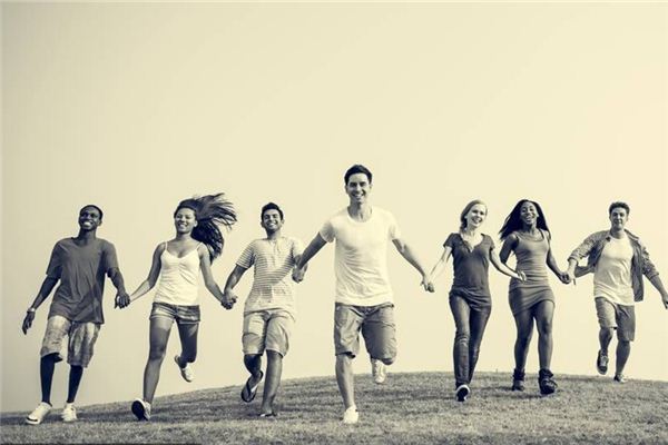 What Does It Mean to Dream of a Crowd of People?