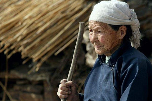 What Does It Mean to Dream of an Old Lady?