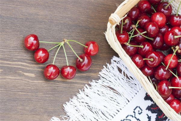 What Is the Omen of Dreaming of Eating Cherries