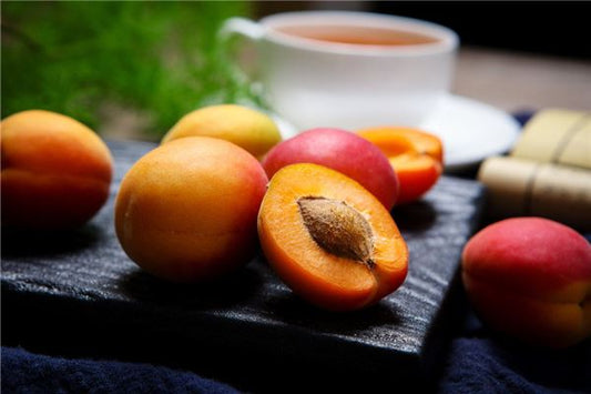 What the Omen of a Woman Dreaming of Eating Ripe Apricots