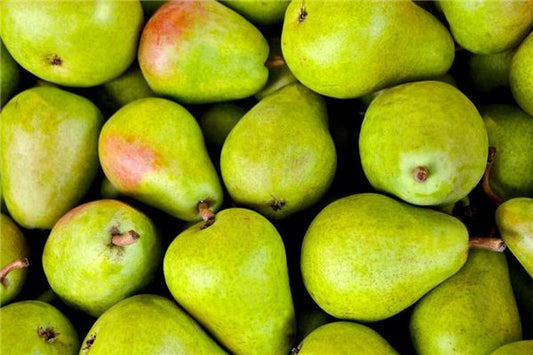What the Omen of a Woman Dreaming of Rotten Pears Is
