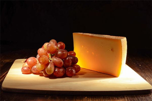What the omen of Eating Grapes in a Dream