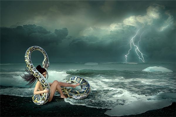 Woman dreaming of snake around neck — omen?
