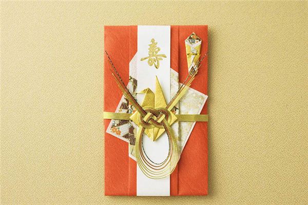 Dreaming of a Protective Amulet 梦见护身符