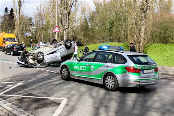 梦见追尾 — dreaming of a rear-end car collision and its classical omen meaning
