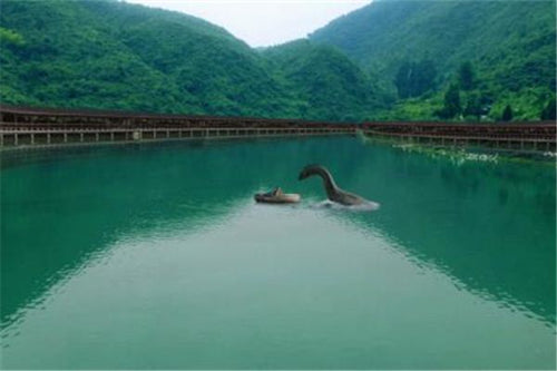 Dreaming of a Water Monster Swimming — Zhou Gong dream interpretation