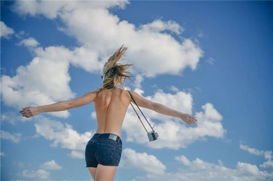 梦见裸身在街上走 — dreaming of walking naked in the street, classical Chinese dream interpretation