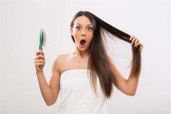 Woman Dreaming of a Bald Patch: What It Means: Five Elements Wood (木), auspicious omen. Auspicious in spring, inauspicio