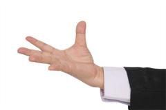 Woman Dreaming of a Severed Hand Reattached: Omen: Five Elements Wood (木), auspicious omen. Auspicious in spring, inausp