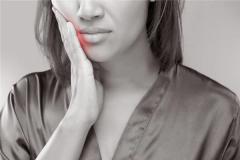 Woman Dreaming of Teeth Broken Into Splinters, traditional Chinese dream interpretation, Five Elements Water