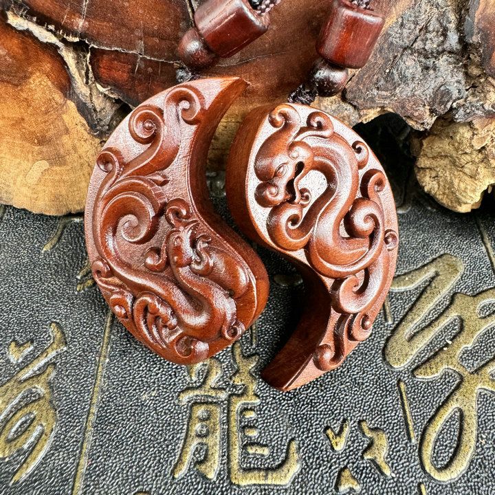 Taoism yin and yang couples' pendant auspiciousness of Loong and phoenix  lovers' ornament